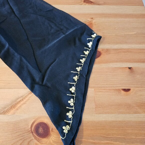 She's Cool - Vintage Gold Floral Lace V Neck Blouse - Black - Picture 10 of 11